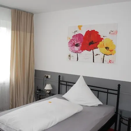 克朗公园酒店 3* 埃门丁根